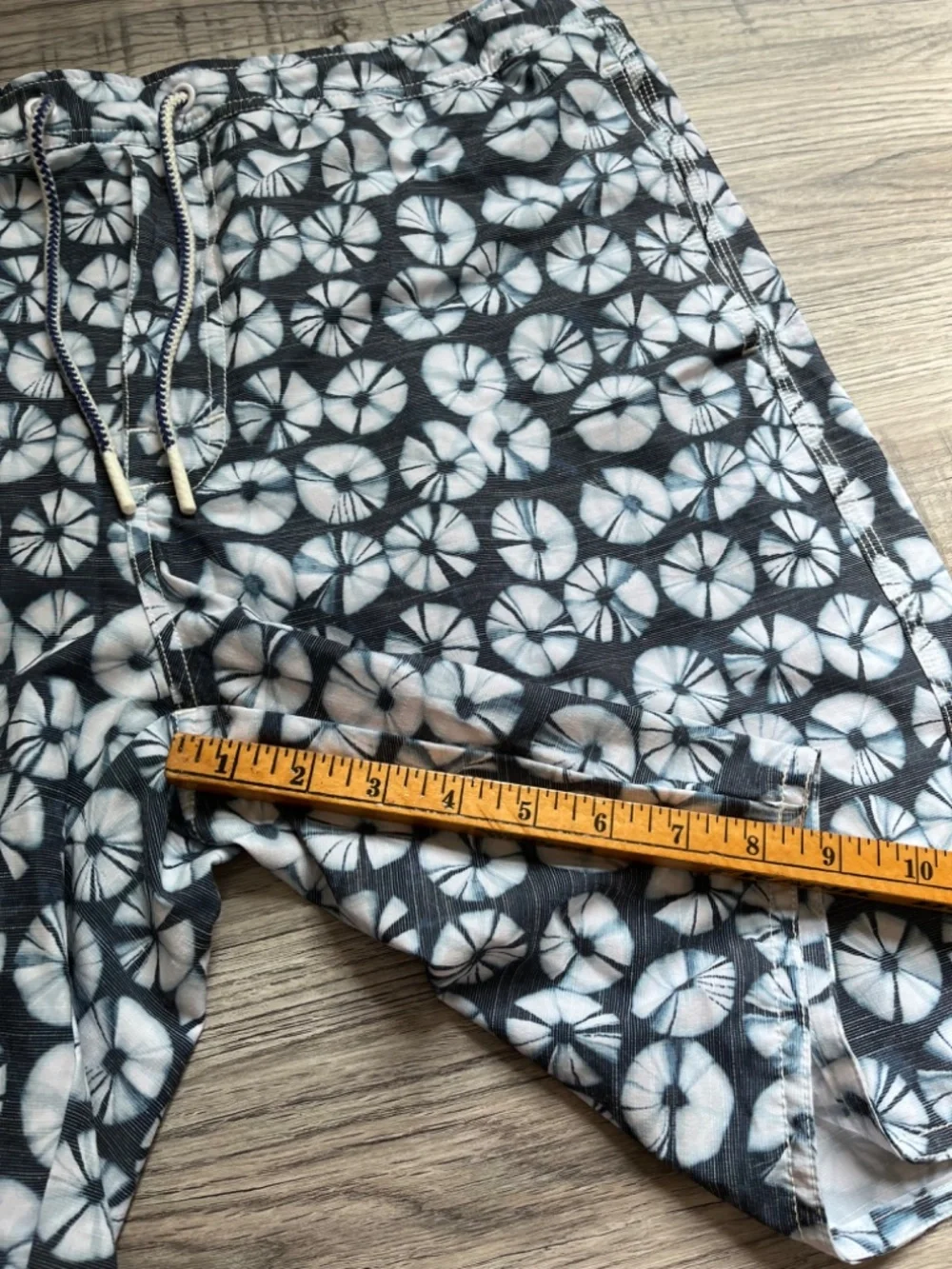 LOT OF 2 Pairs Johnnie-O Swim Trunks Lined Men's Size large